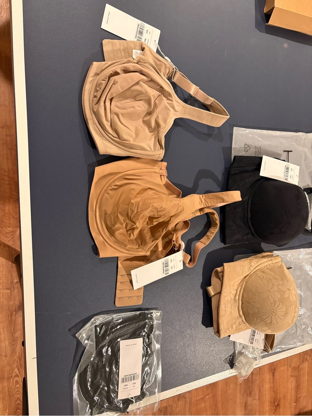 5 HSIA bras 40C new with tags.